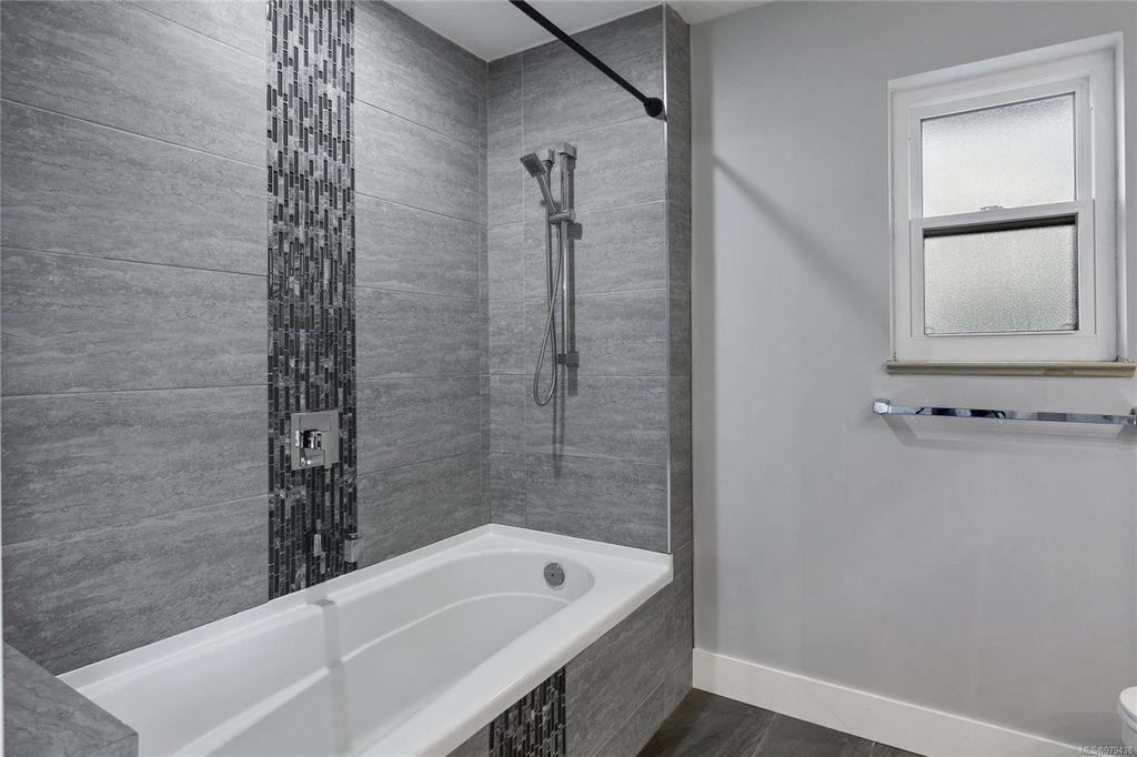 listing image 16046513050092158205