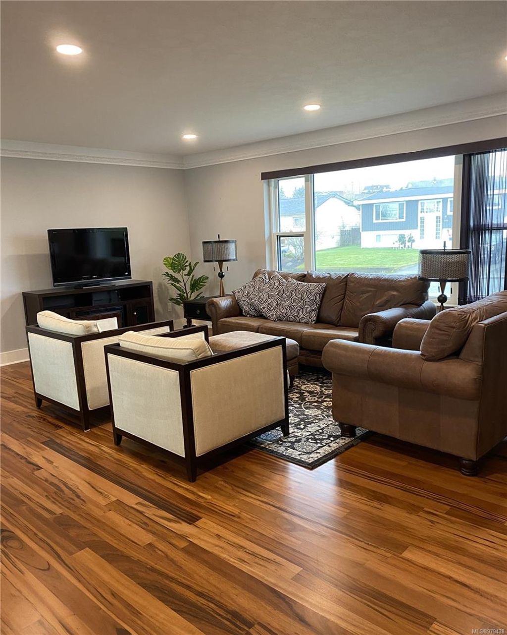 listing image 16042409682748307188