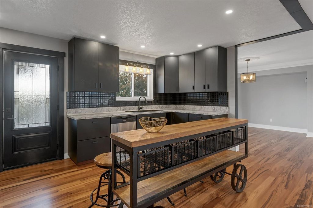 listing image 16049084021947159901