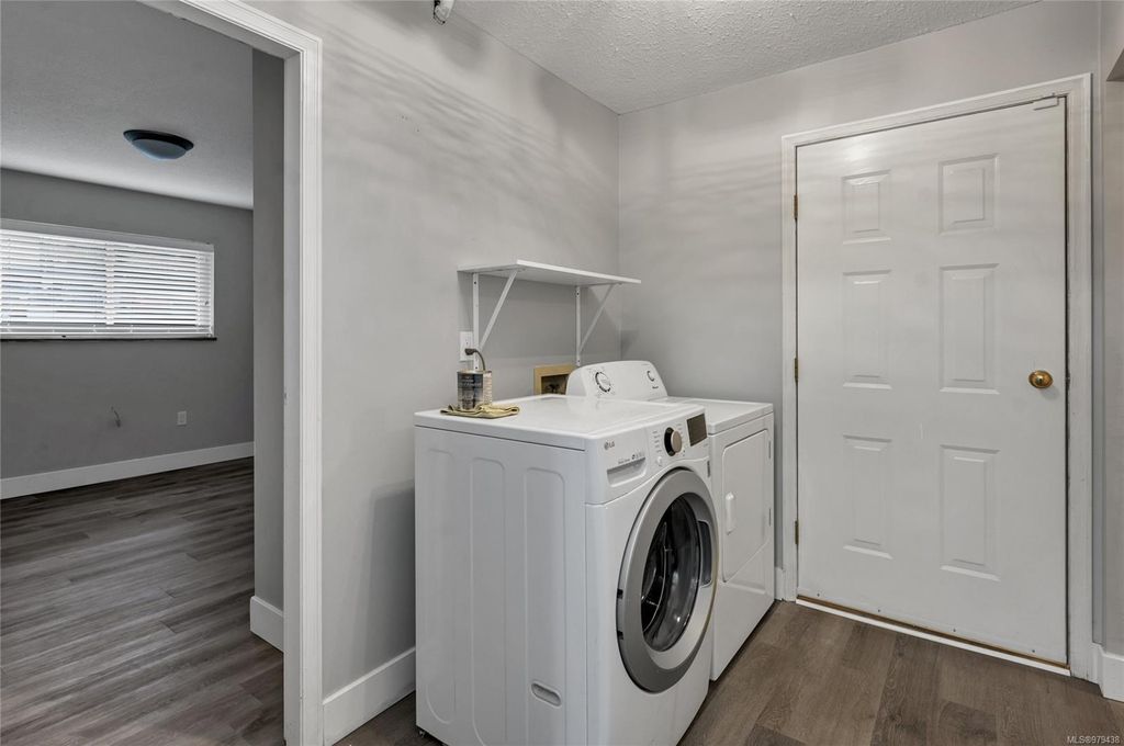 listing image 16049254880035412988
