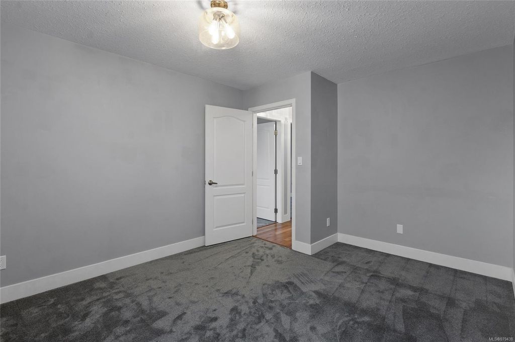 listing image 16048485781315568369