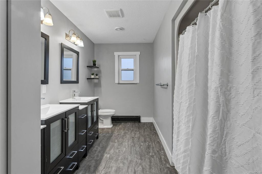 listing image 16043960268950641300