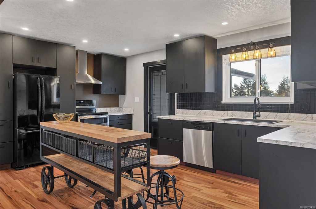 listing image 16044222064684629092