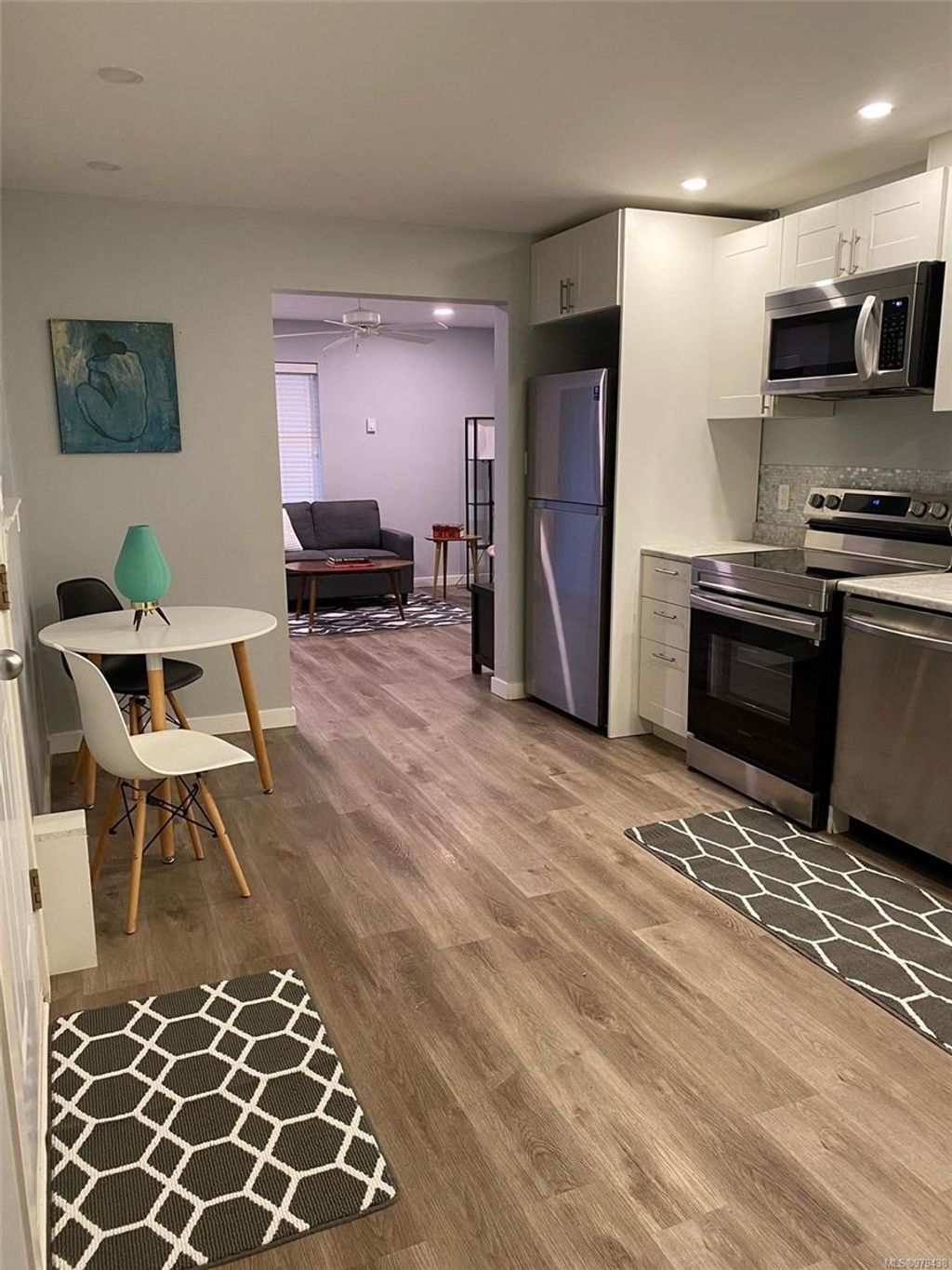 listing image 16049049772008947813