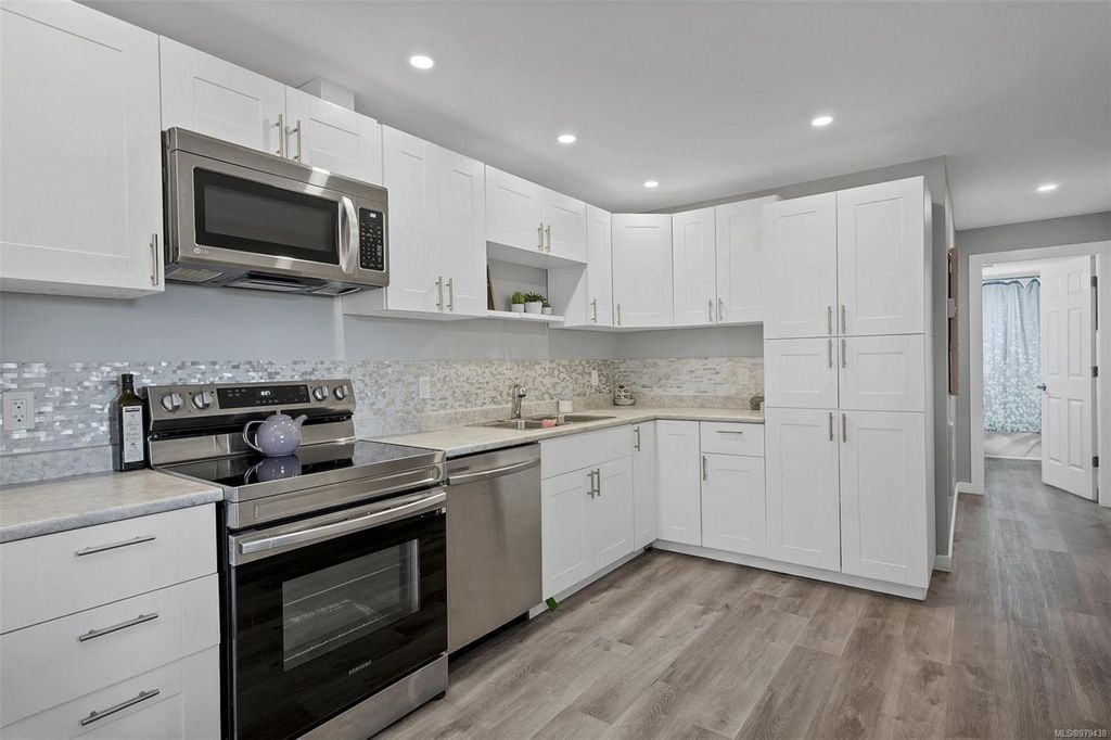 listing image 16049604218555986782