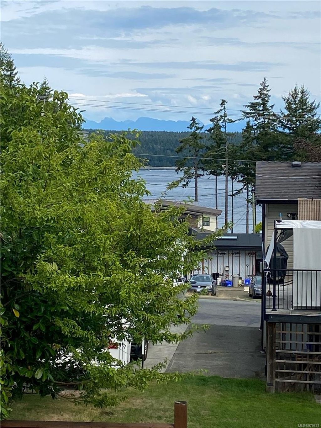 listing image 16044015084126860797