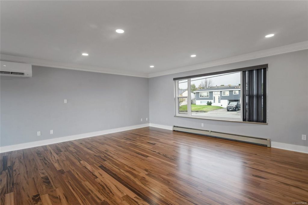 listing image 16049965357407067993