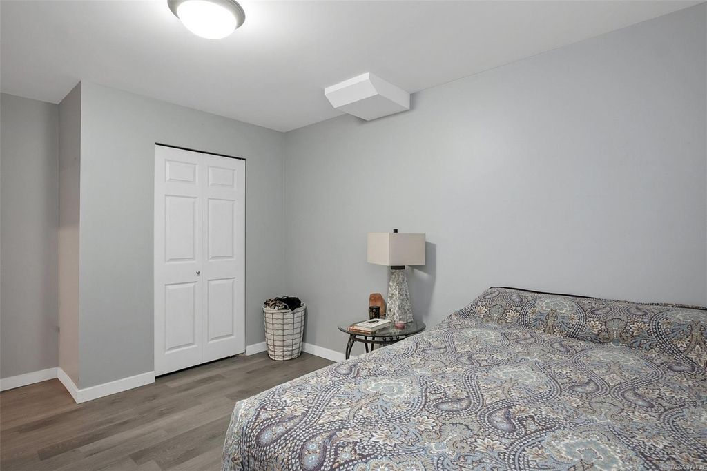 listing image 16042834573370157075