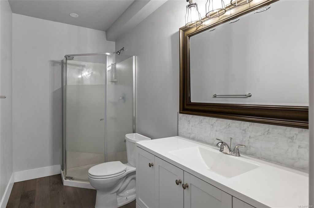 listing image 16040035812080354848