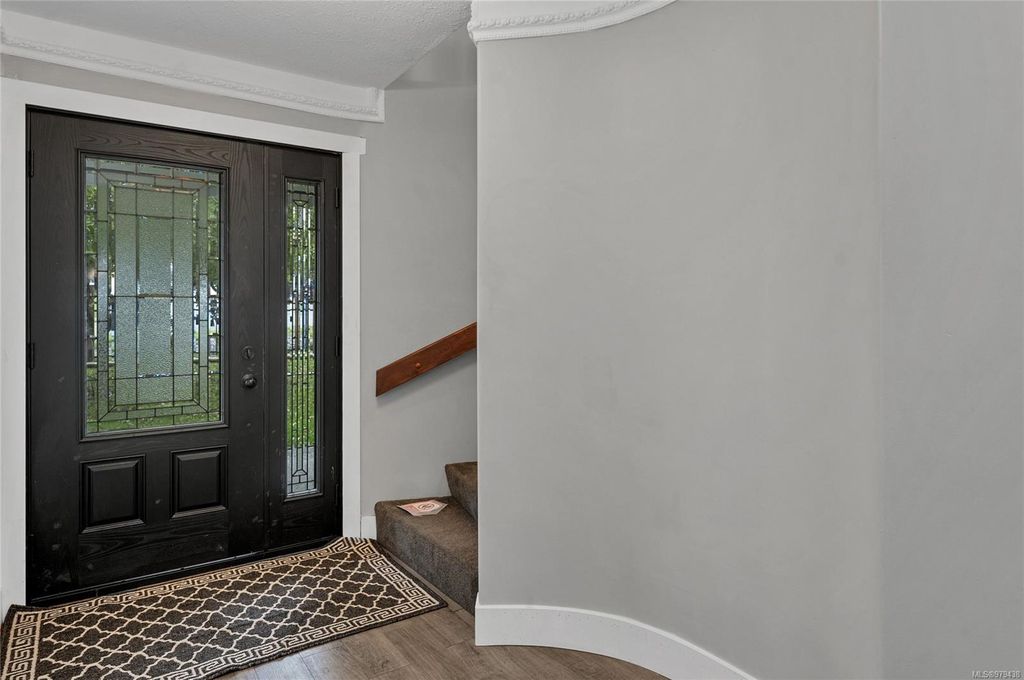 listing image 16044462025665346934