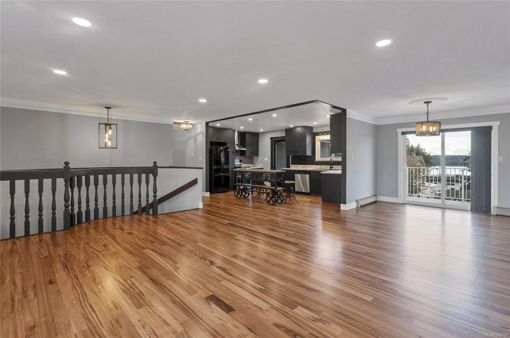 listing image 16044286552812831338