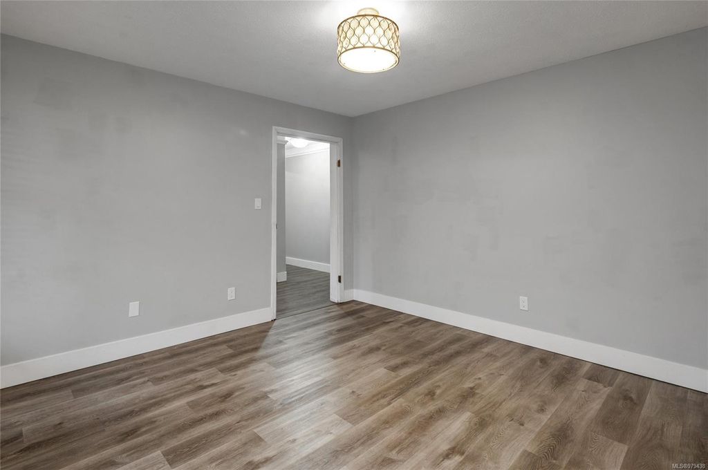 listing image 16044715811369611448