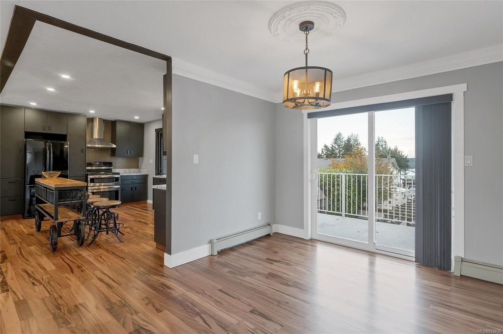 listing image 16043627174238409452