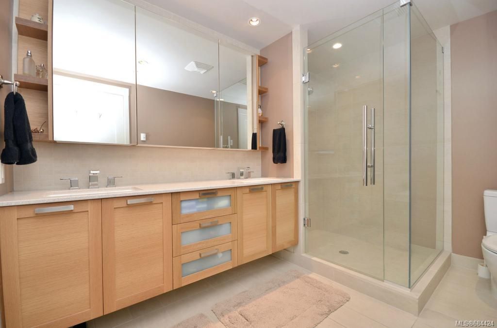 listing image 16042353943208144935