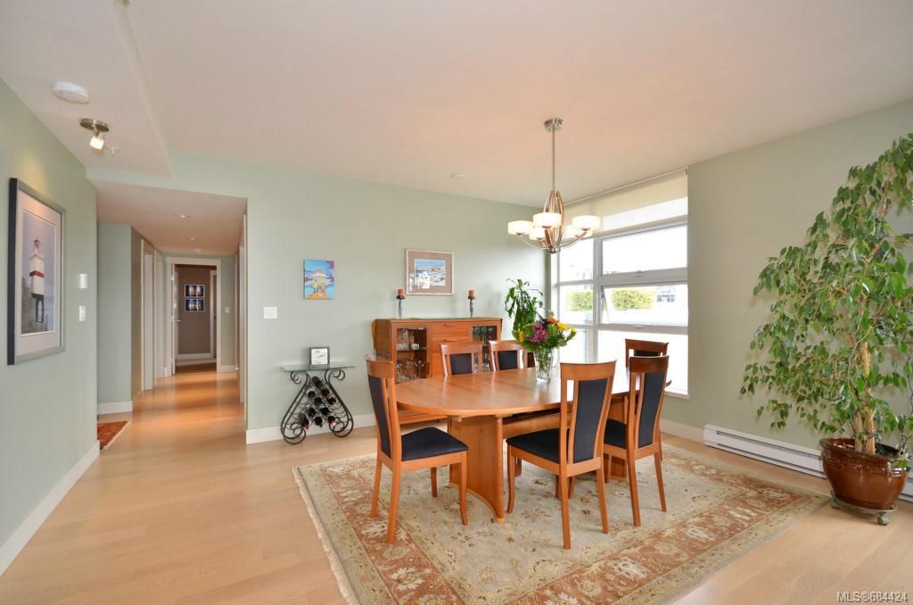 listing image 16047104013656432936