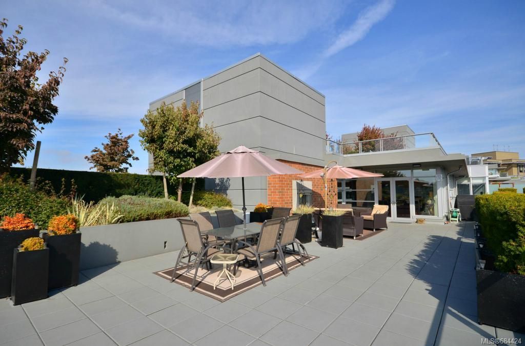 listing image 16041734095114644495