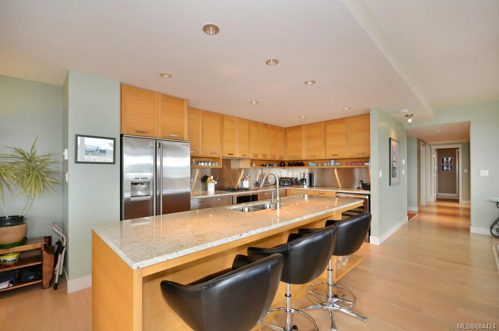 listing image 16046331792585765104