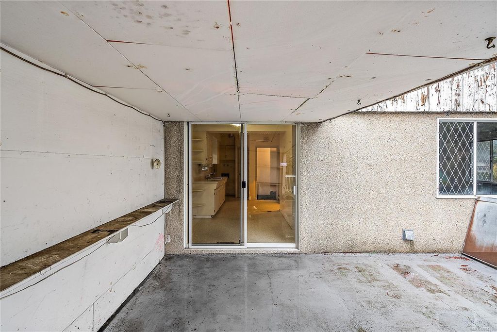 listing image 16041896278815475381