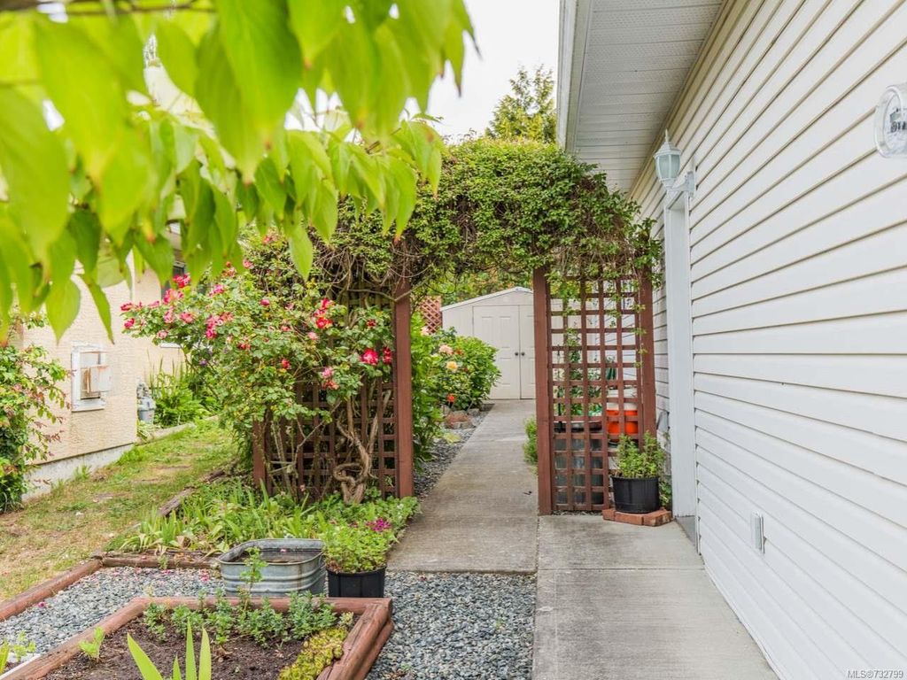 listing image 16048344761678592330