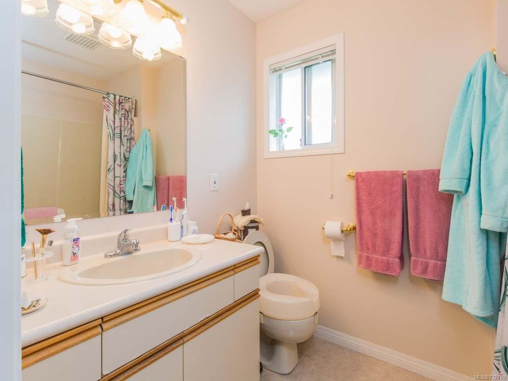 listing image 16048884239068566245