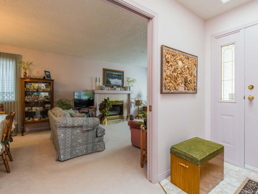 listing image 16041339856297985980