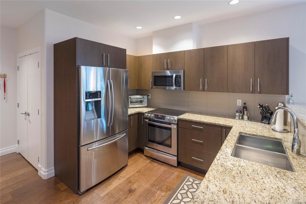 listing image 16047131248203111565