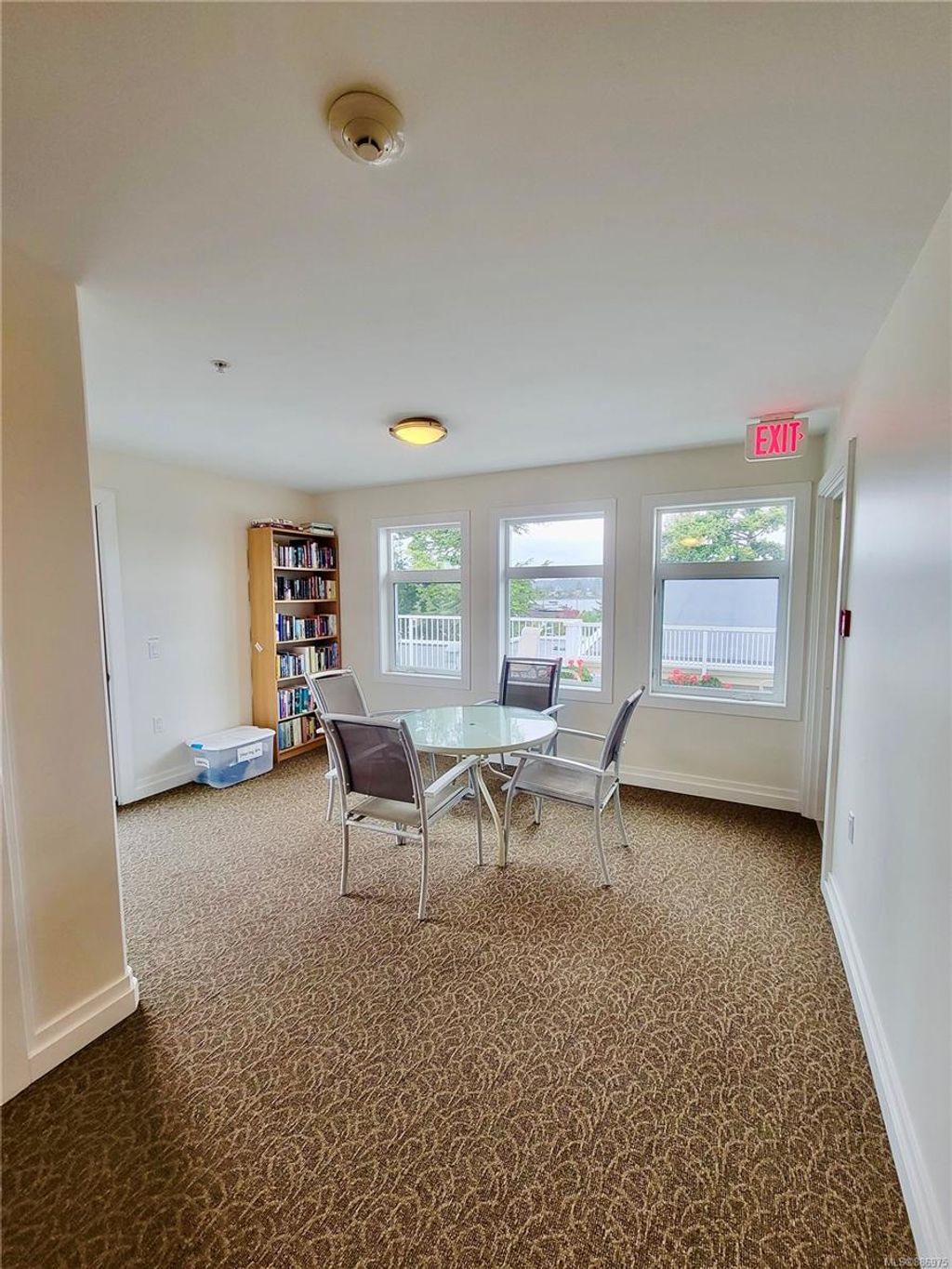 listing image 16049623275016596762