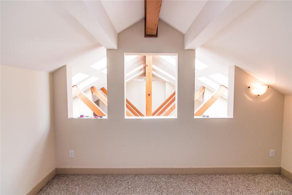 listing image 16040319780242395199