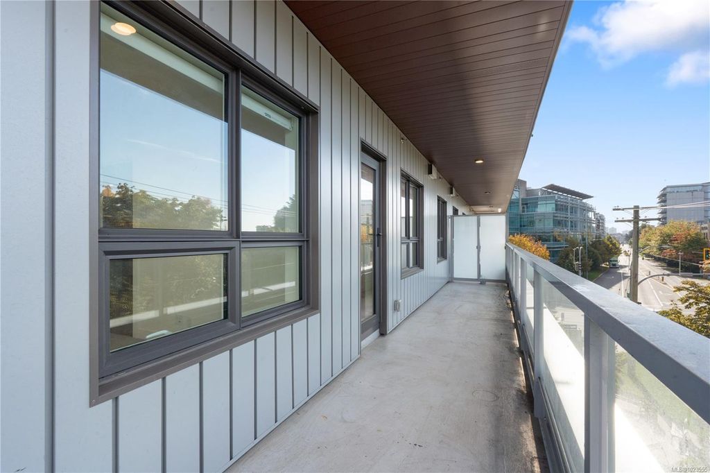 listing image 16041655555944236180