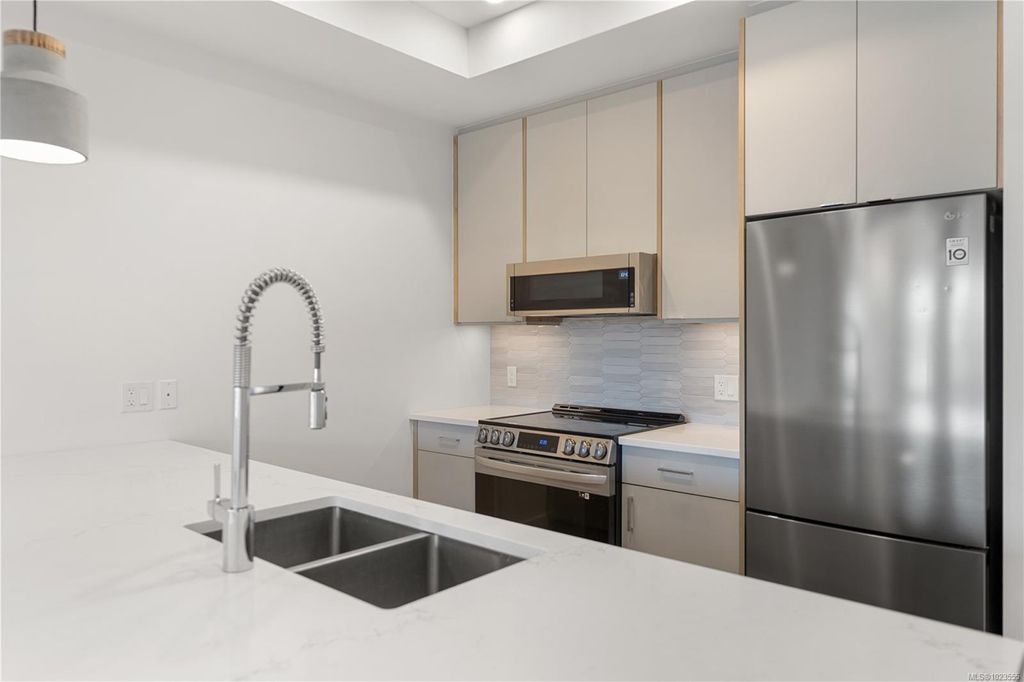 listing image 16047149558004279552