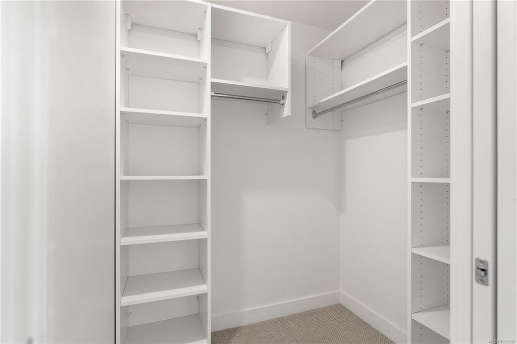 listing image 16043774474333943789