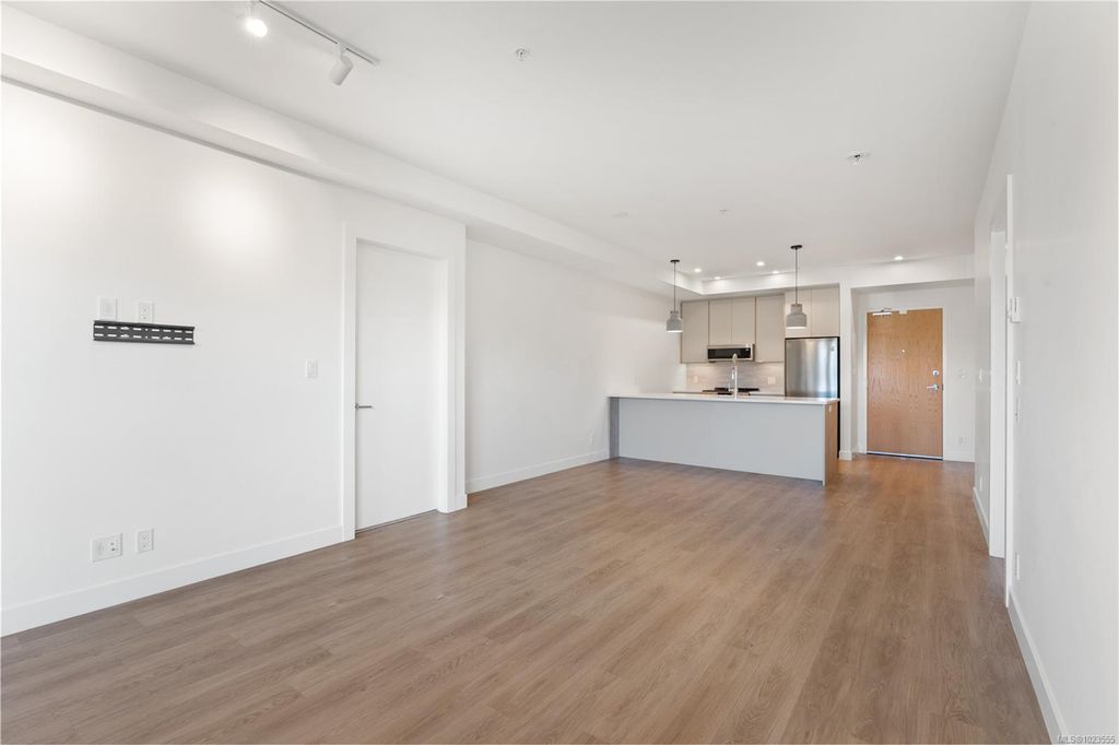 listing image 16040453184749584779