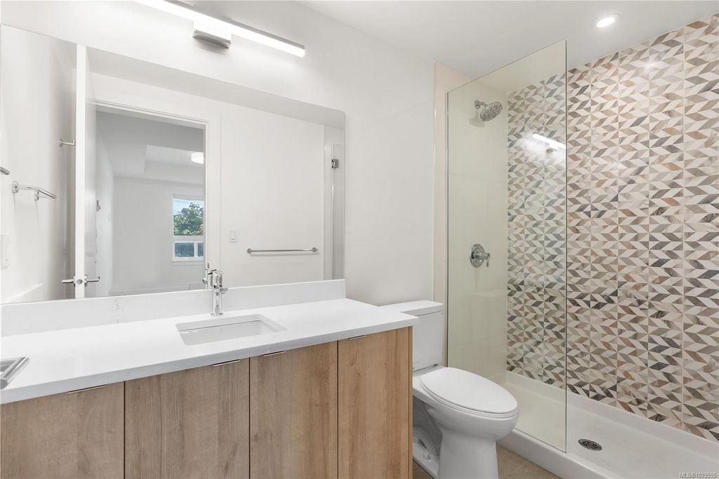 listing image 16049216613568968667