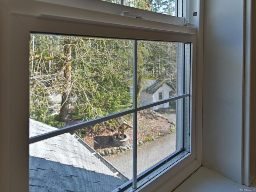 listing image 16048507165408464303