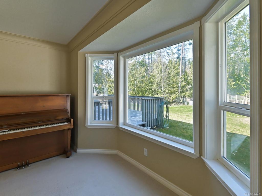 listing image 16048340207242949152