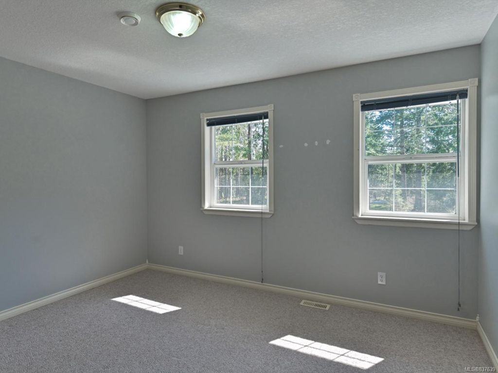 listing image 16048509765436164093