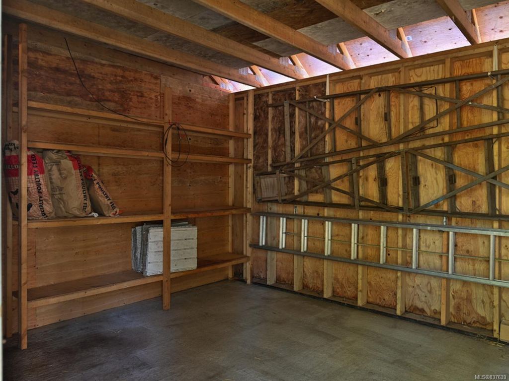 listing image 16049336752947457765