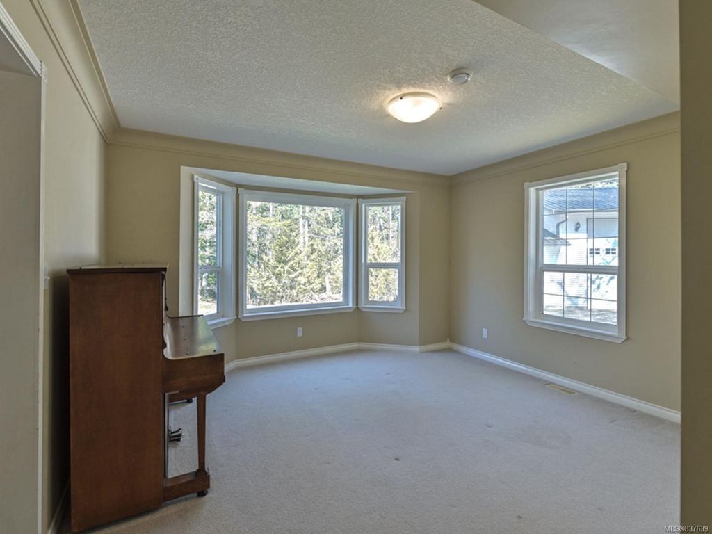 listing image 16040589491955262841