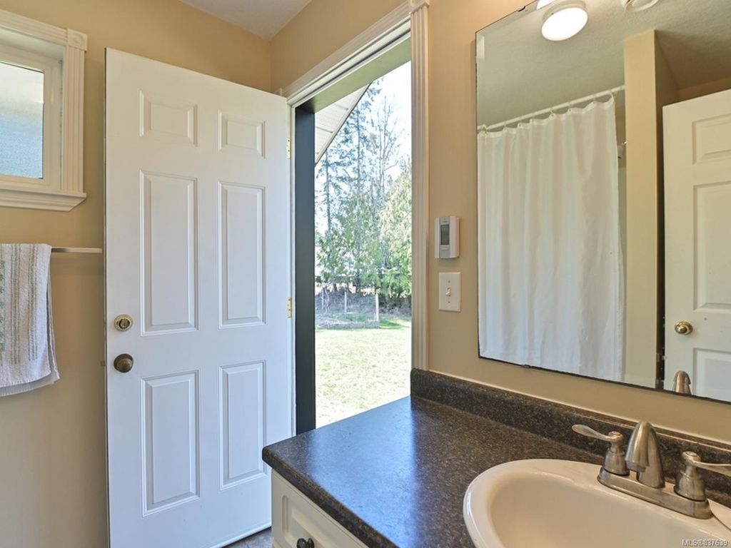 listing image 16047860054429045684