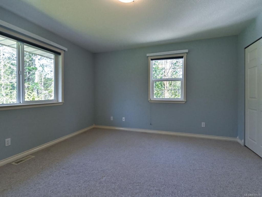 listing image 16049173409468185352