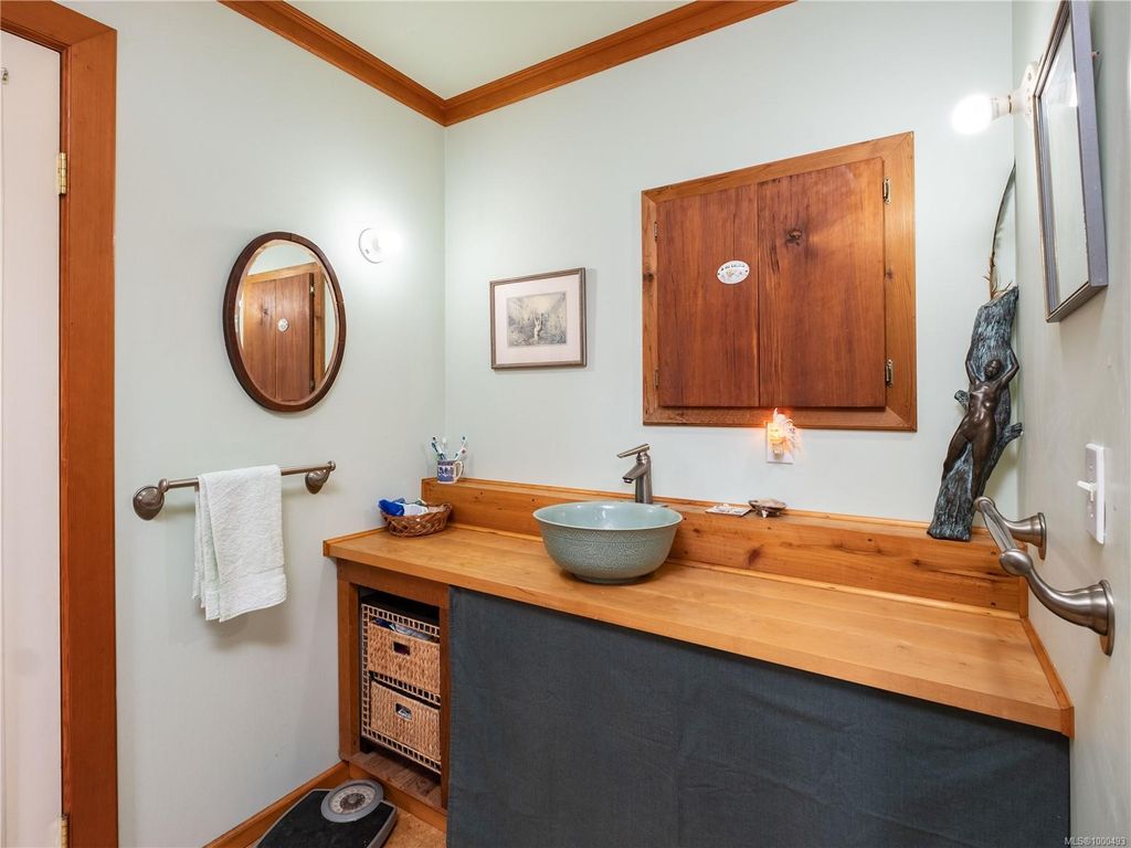 listing image 16048178607831865233