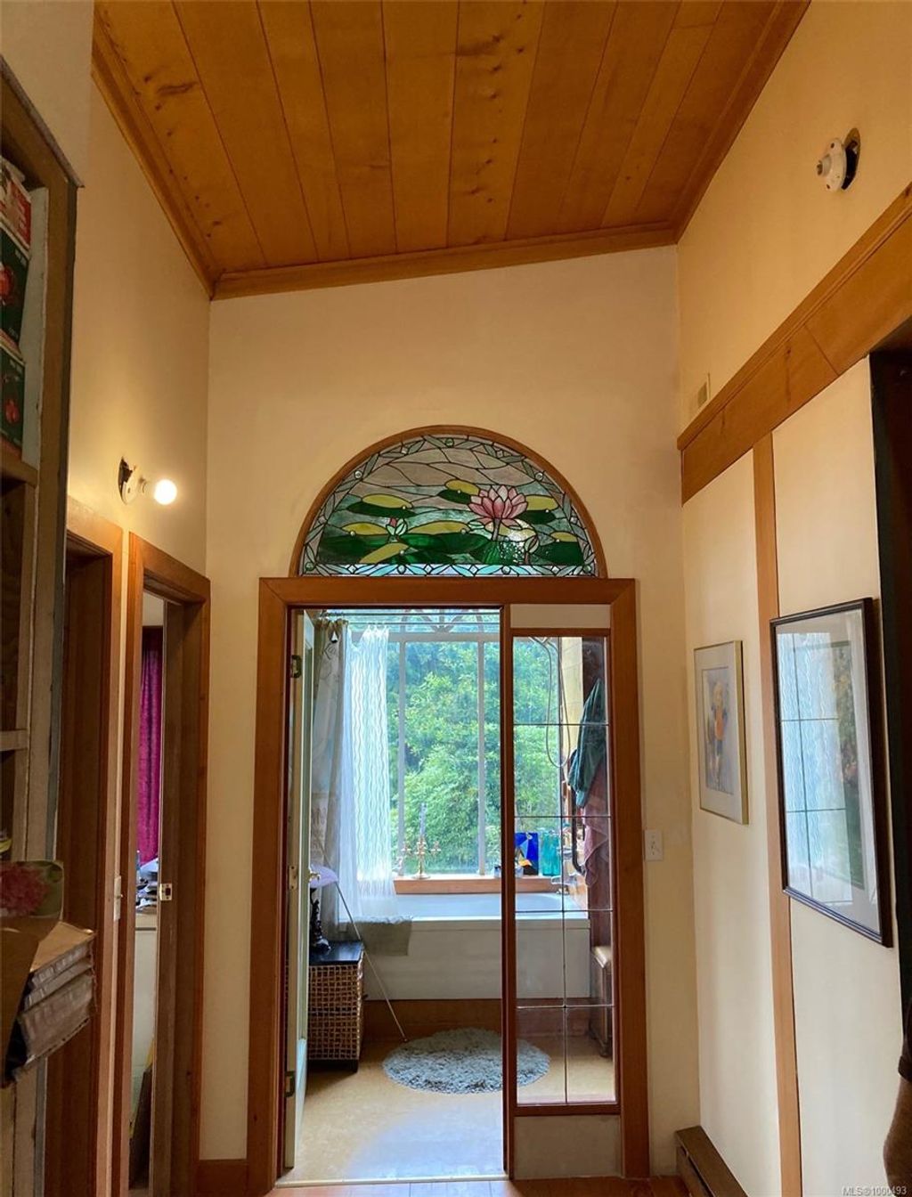 listing image 16046494252558974625