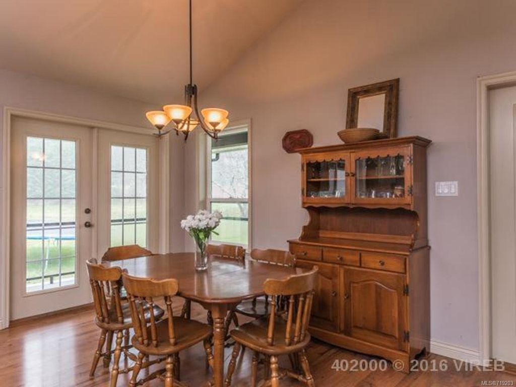 listing image 16049894905017594576