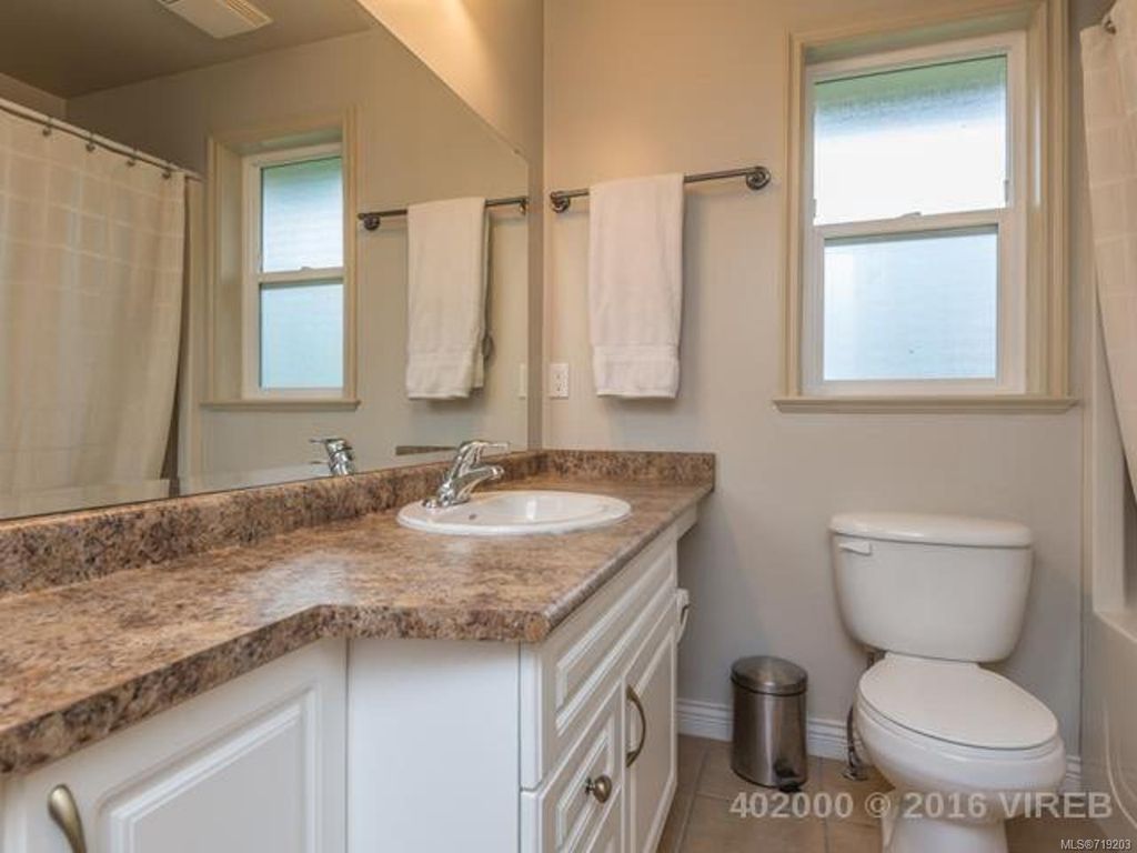 listing image 16048255779462237885