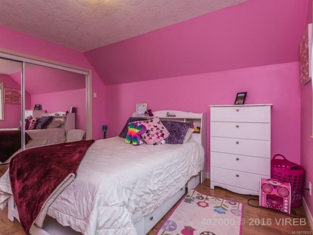 listing image 16046075118484543773