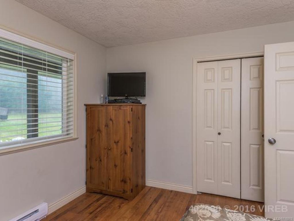 listing image 16043549351852395935