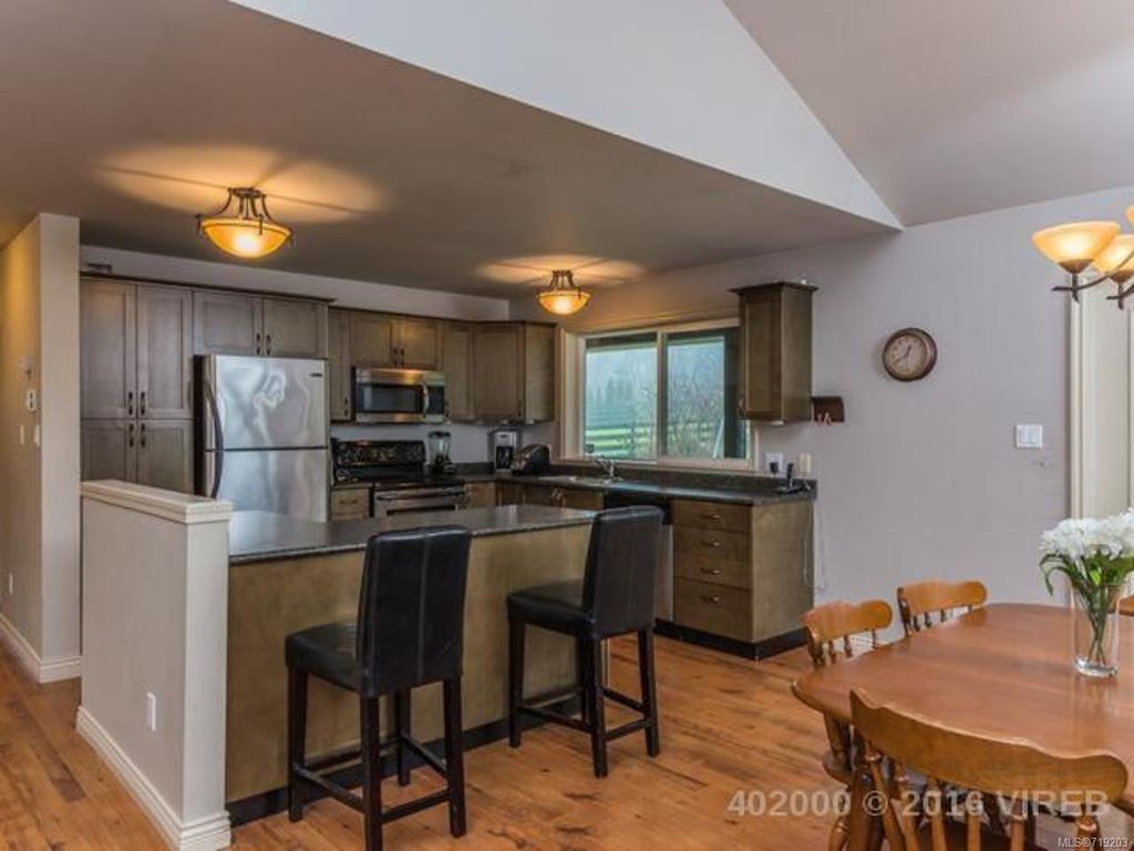listing image 16045798151630450587