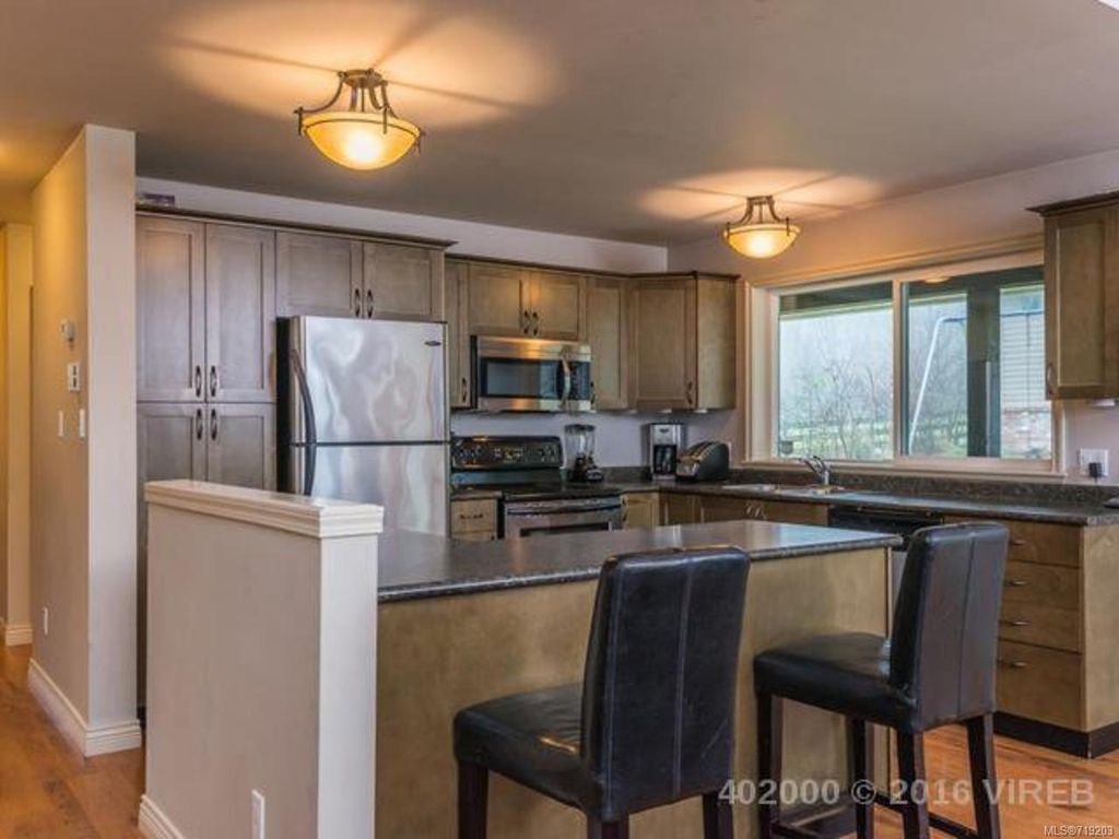 listing image 16047532168799589274