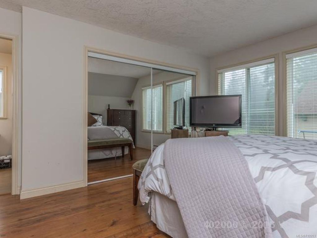 listing image 16049330246632146720
