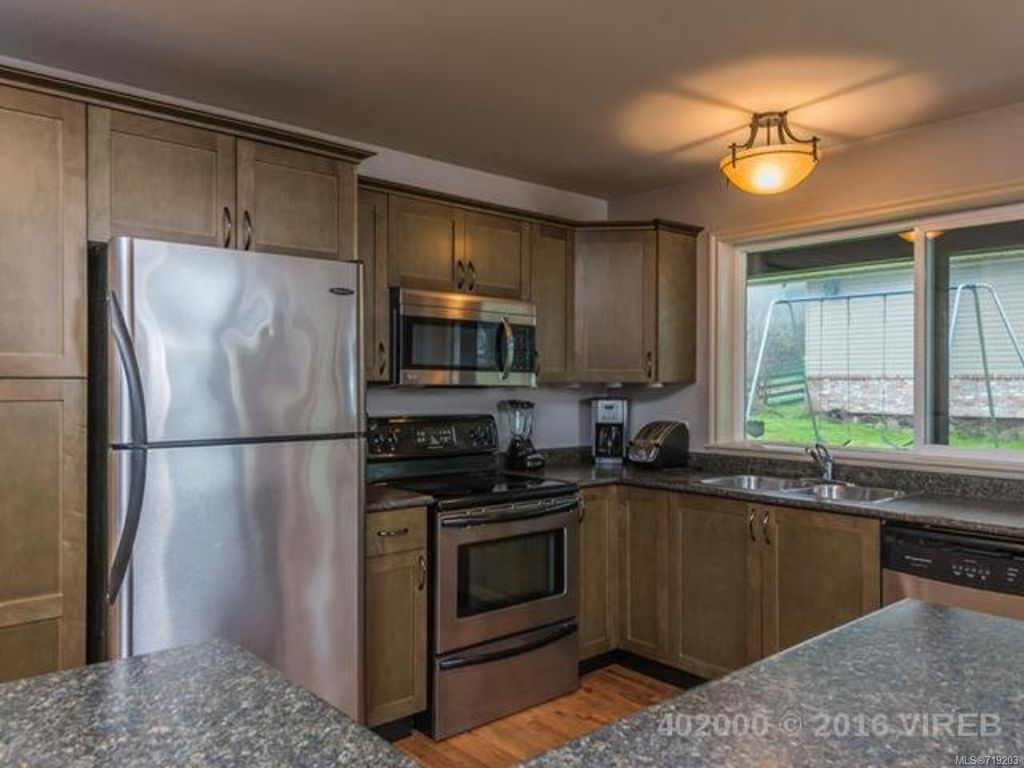 listing image 16048342146085867155